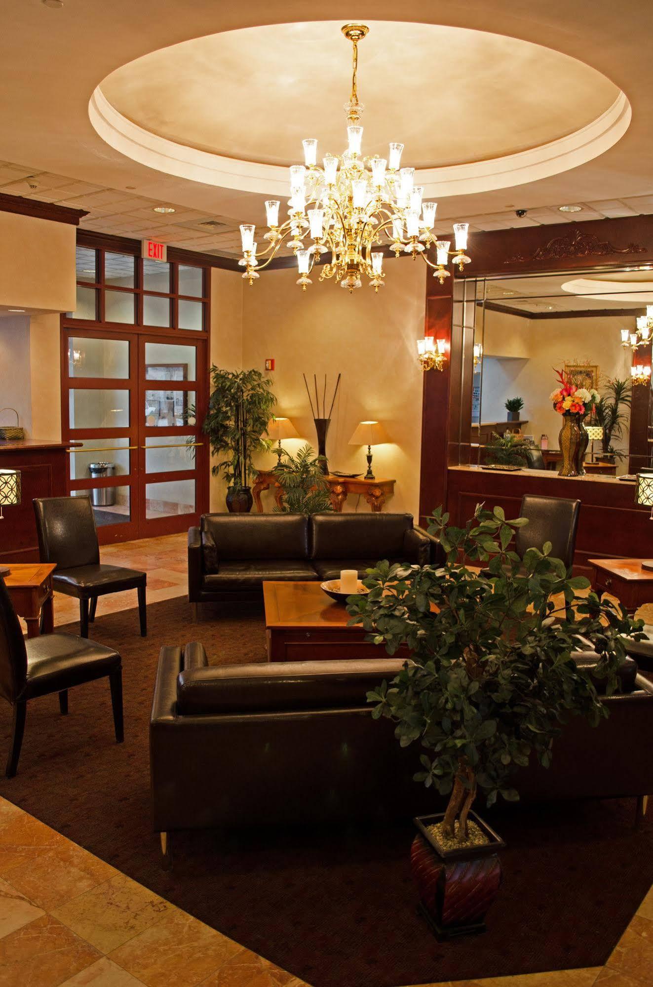 Clarion Hotel & Suites University-Shippensburg Exterior photo
