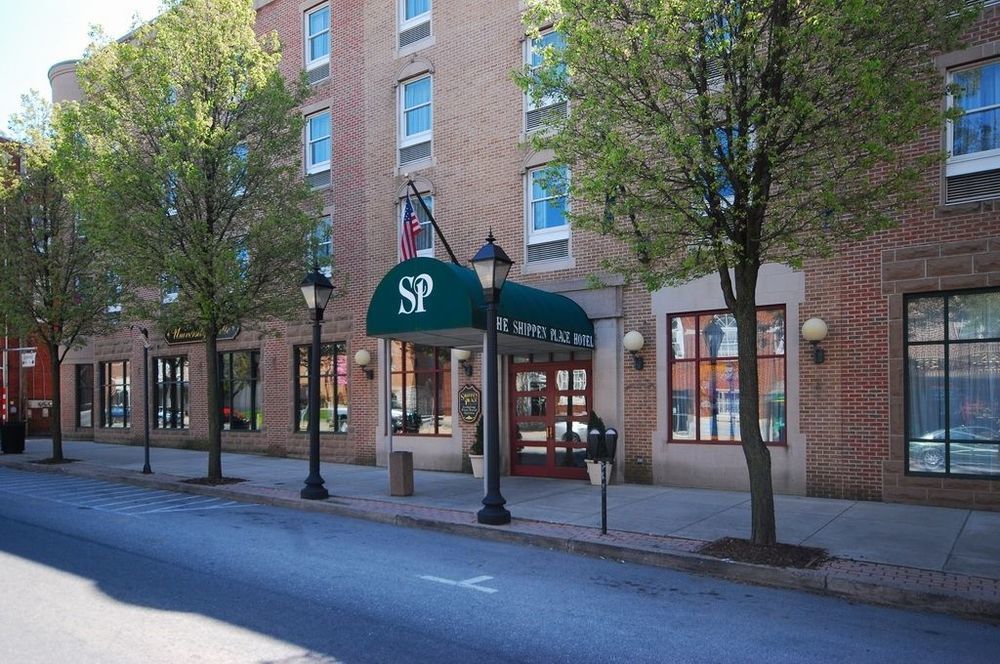 Clarion Hotel & Suites University-Shippensburg Exterior photo